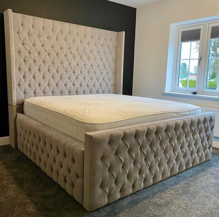 Stylo Chesterfield bed